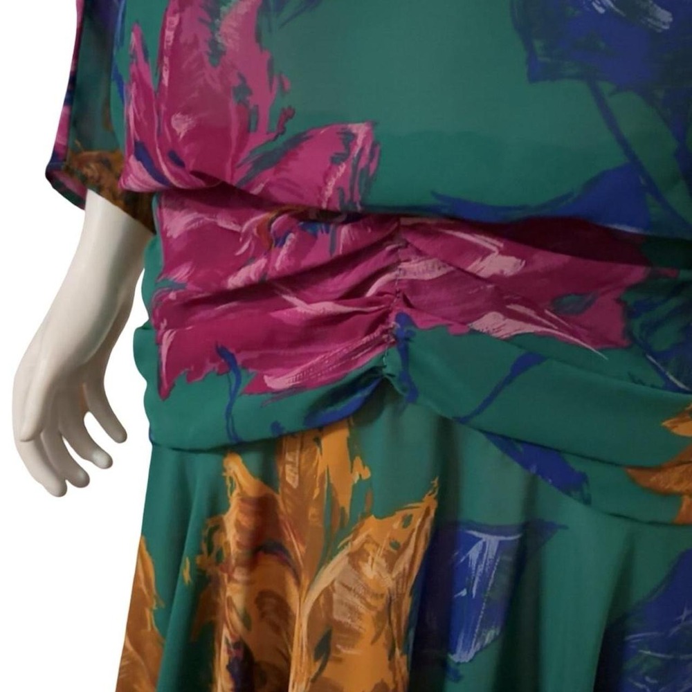 Vintage Kono New York Green/Teal Floral Ruched Dress P2P 22", Length 46" - Picture 4 of 5
